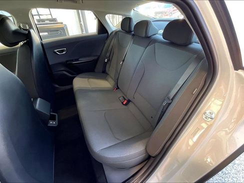 Used 2025 Kia K4 FWD image 25