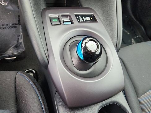 Certified 2025 Nissan Leaf S image 20