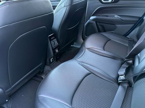 New 2026 Jeep Compass Latitude image 10