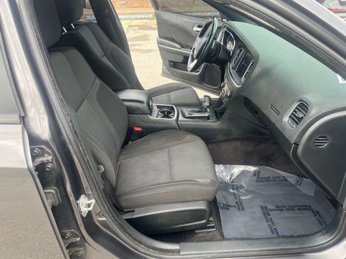Used 2018 Dodge Charger GT image 32