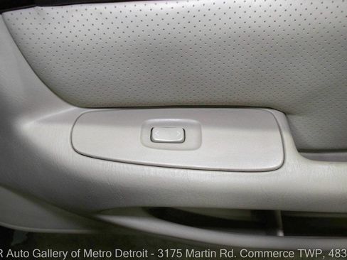 Used 1999 Cadillac Seville STS w/ Convenience Pkg image 37