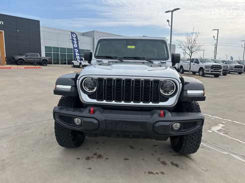 Used 2024 Jeep Wrangler Unlimited Rubicon image 5