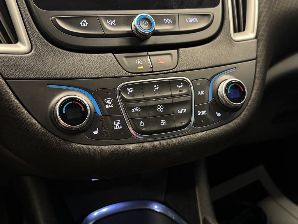 Used 2022 Chevrolet Malibu LT FWD image 15
