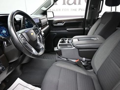 Used 2023 Chevrolet Silverado 1500 LT AWD/4WD image 16