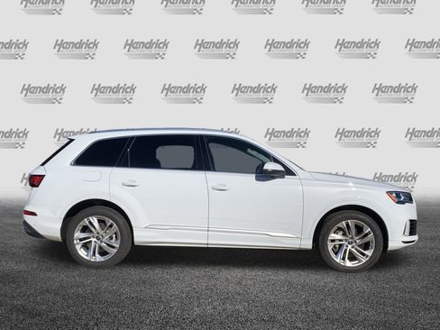 Used 2022 Audi Q7 Premium Plus image 11