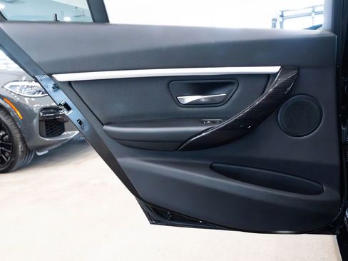 Used 2018 BMW 330i xDrive Wagon image 19