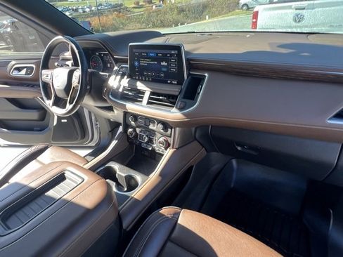 Used 2021 Chevrolet Suburban High Country image 36