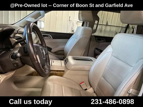 Used 2016 GMC Yukon XL Denali w/ Open Road Package AWD/4WD image 14