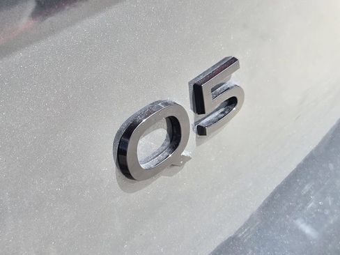Used 2025 Audi Q5 Premium Plus w/ Premium Plus AWD/4WD image 15