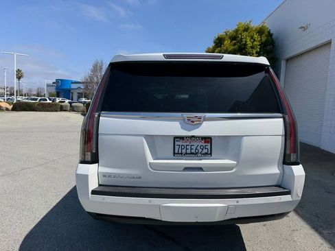 Used 2016 Cadillac Escalade ESV Platinum AWD/4WD image 5