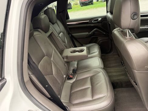 Used 2016 Porsche Cayenne Diesel AWD/4WD image 17