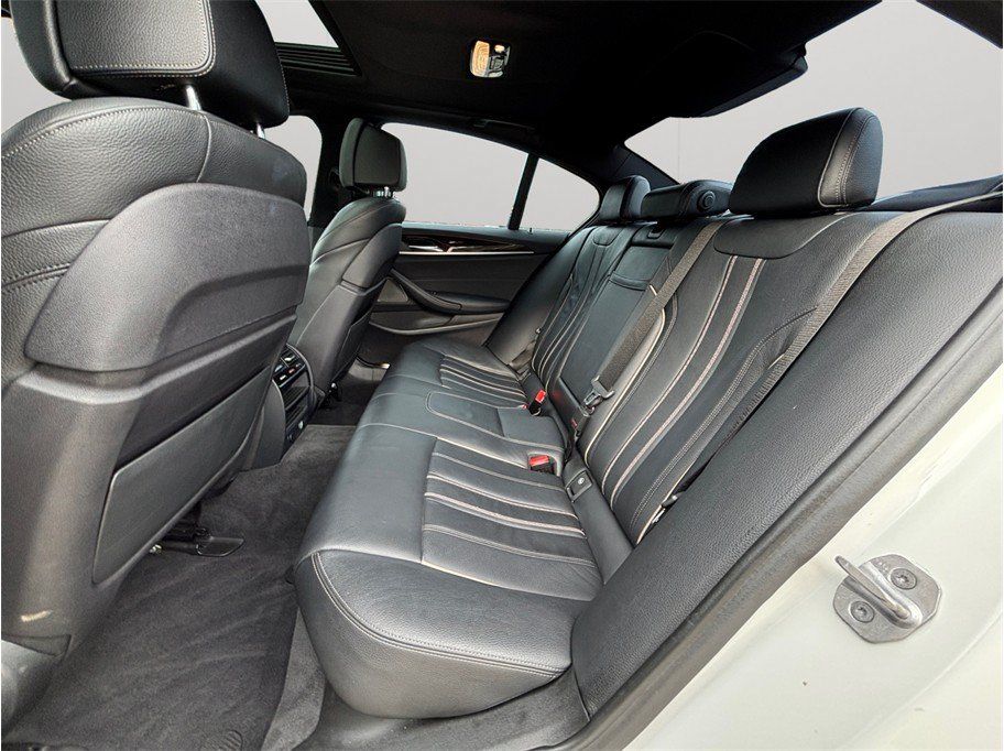 Used 2018 BMW 540i RWD image 40