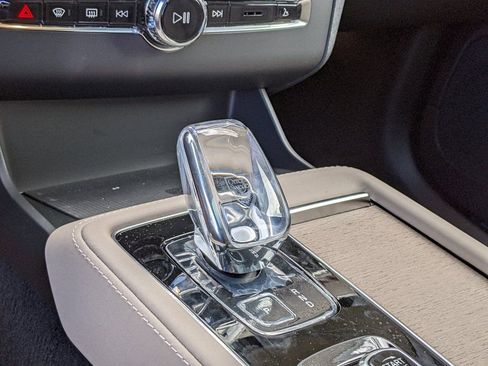 New 2026 Volvo XC90 B6 Ultra w/ Protection Package Premier image 19