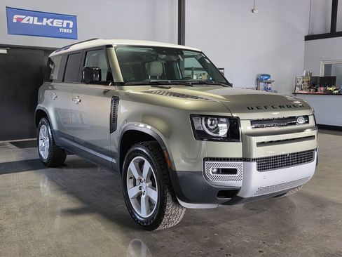 Used 2023 Land Rover Defender 110 SE AWD/4WD image 3