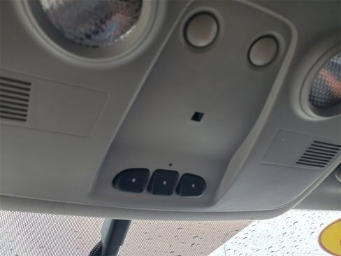 Used 2015 Chevrolet Traverse LT w/ Style and Technology Package image 25