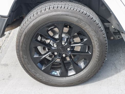 Used 2022 Jeep Wrangler Unlimited Sahara image 12