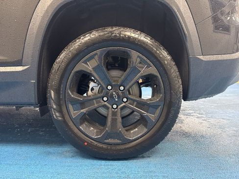 New 2026 Chevrolet Equinox LT w/ Midnight Edition AWD/4WD image 16