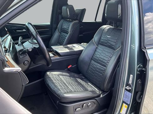 Used 2024 Cadillac Escalade ESV Sport Platinum w/ LPO, ONYX Package AWD/4WD image 8