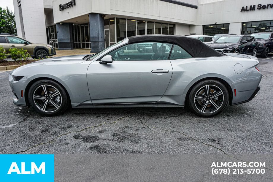Used 2025 Ford Mustang Premium RWD image 6