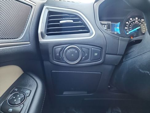 Used 2024 Ford Edge SEL image 22