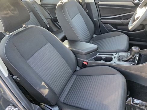 Used 2023 Volkswagen Jetta S image 29