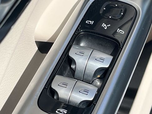 Certified 2025 Mercedes-Benz C 300 Sedan image 20