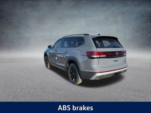 New 2025 Volkswagen Atlas Peak Edition SE image 18