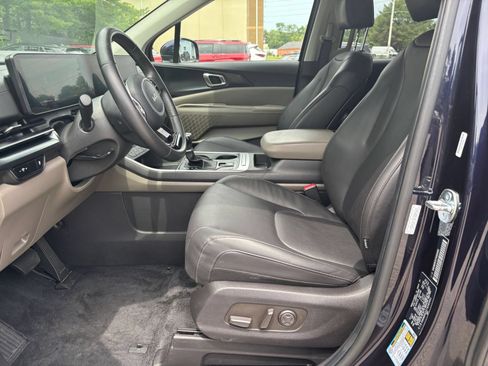 Used 2026 Kia Carnival FWD image 28