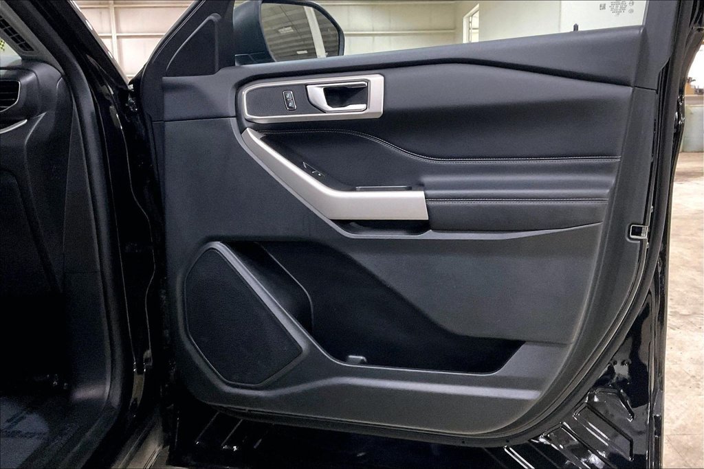 Certified 2023 Ford Explorer XLT w/ Equipment Group 202A AWD/4WD image 22