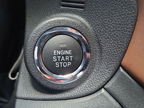 Used 2025 Subaru Outback Touring AWD/4WD image 40