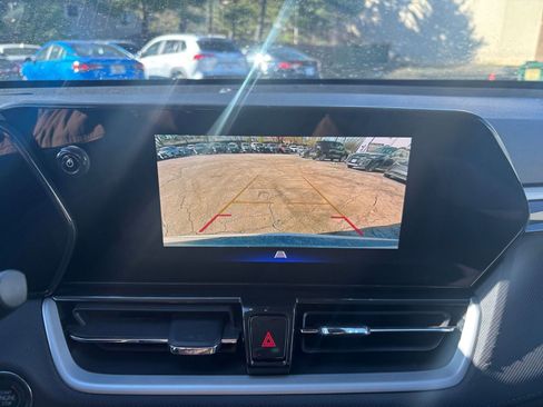 Used 2025 Chevrolet TrailBlazer LT w/ Driver Confidence Package image 17