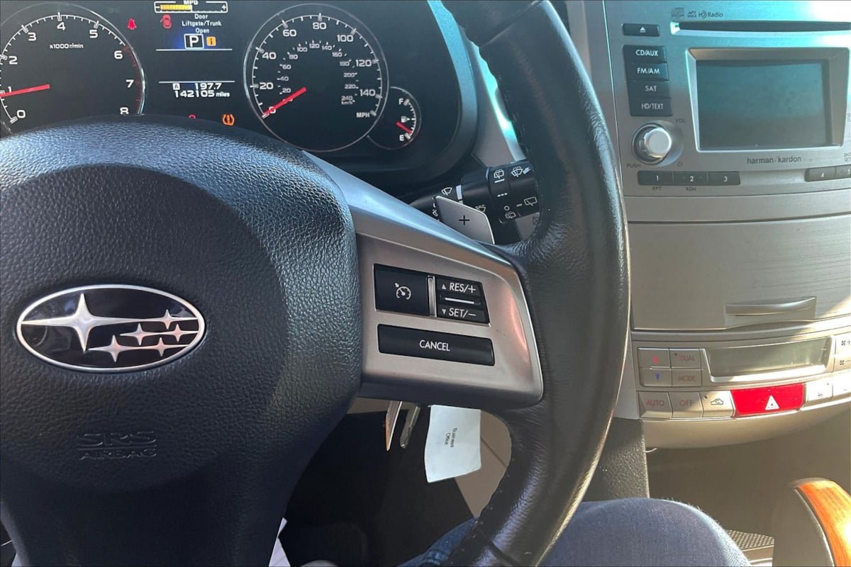 Used 2014 Subaru Outback 2.5i Limited w/ Moonroof Package AWD/4WD image 12