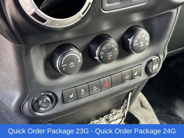 Used 2017 Jeep Wrangler Sahara w/ Connectivity Group AWD/4WD image 5