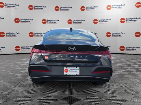 Used 2025 Hyundai Elantra SEL FWD image 6