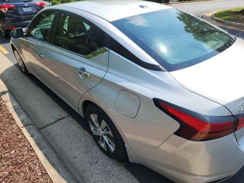 Used 2020 Nissan Altima 2.5 S FWD image 15
