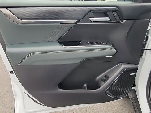 Used 2026 GMC Acadia AT4 w/ Luxury Package image 23