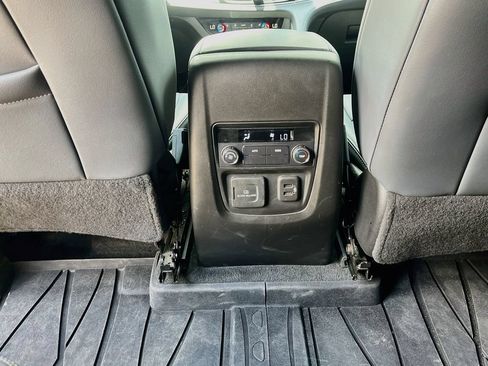 Used 2023 Buick Enclave Essence w/ Experience Buick Package FWD image 27