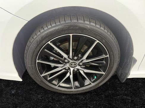 Used 2024 Toyota Camry SE image 9