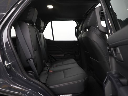 Used 2025 Toyota 4Runner TRD Off-Road Premium image 12