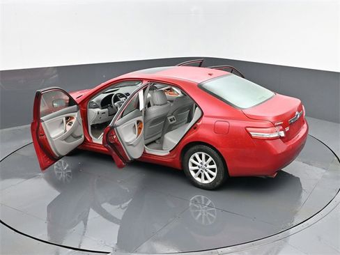 Used 2010 Toyota Camry XLE image 28