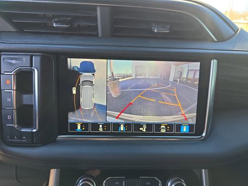 Used 2021 GMC Yukon Denali w/ Denali Premium Package image 28