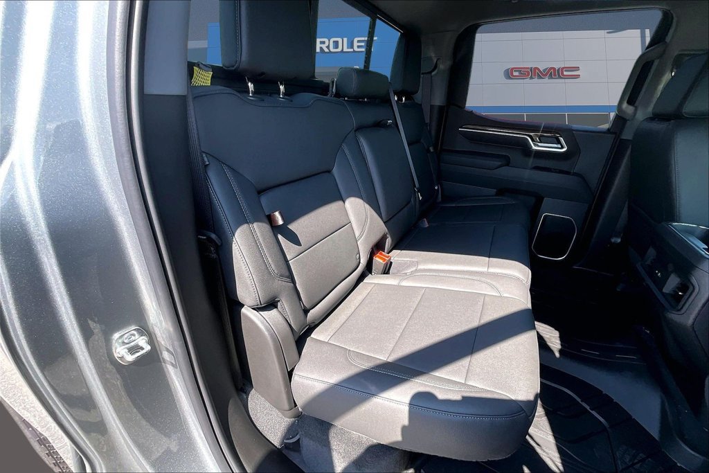 New 2026 Chevrolet Silverado 1500 RST w/ Convenience Package II AWD/4WD image 10