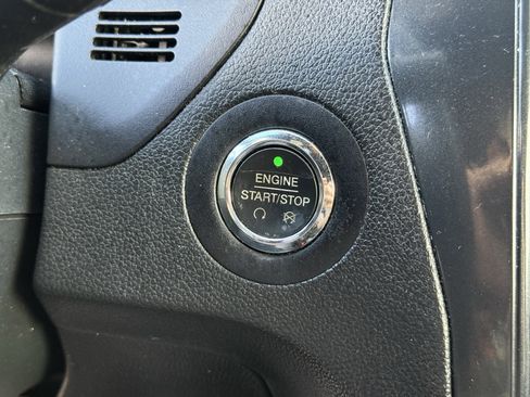 Used 2017 Ford Explorer XLT w/ Equipment Group 202A image 23