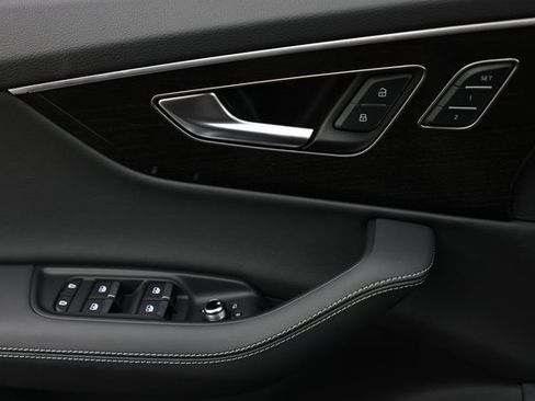 Used 2025 Audi Q7 3.0T Prestige w/ Prestige Package image 17