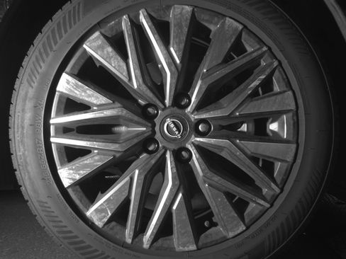 Used 2025 Nissan Altima 2.5 SV image 13