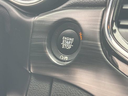 Used 2019 Jeep Grand Cherokee Altitude RWD image 31