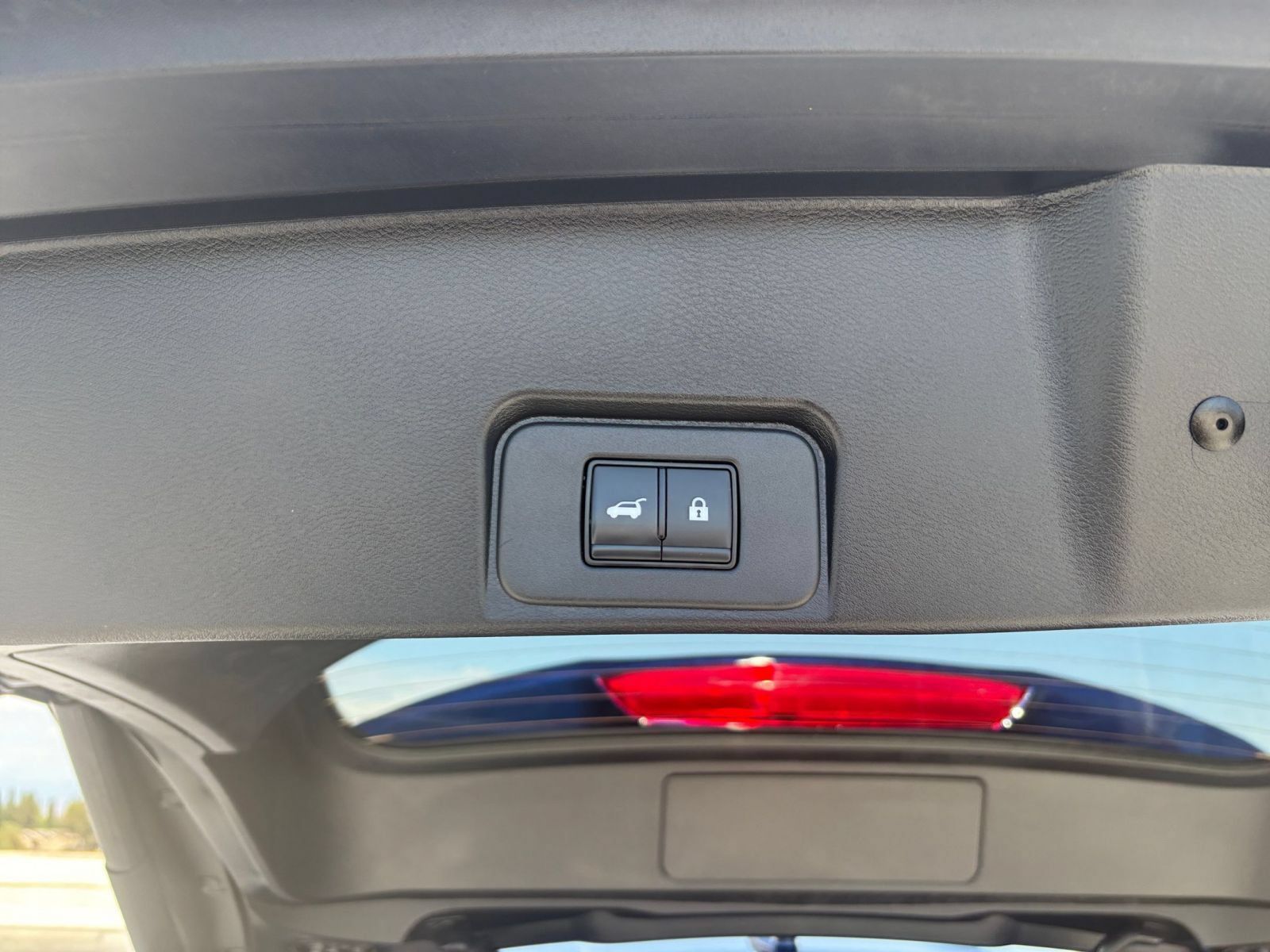 Used 2026 Nissan Rogue SL FWD image 24