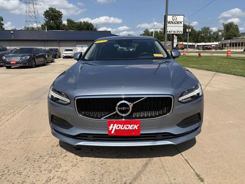 Used 2017 Volvo S90 T6 Momentum w/ Climate Package AWD/4WD image 2