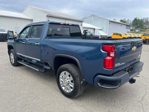 Used 2024 Chevrolet Silverado 2500 High Country w/ Z71 Off-Road Package AWD/4WD image 3