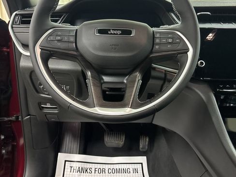 New 2026 Jeep Grand Cherokee Limited AWD/4WD image 11